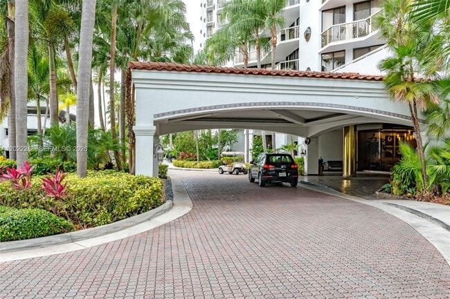 Building Photo - 3610 Yacht Club Dr