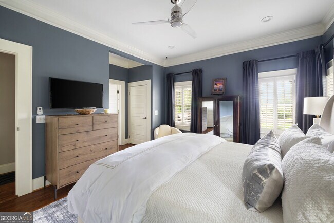 Building Photo - 28 Clay St SE