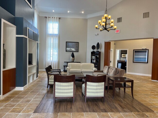 Building Photo - Stunning one bedroom, one bath luxury condo with large garage and fabulous community amenities.