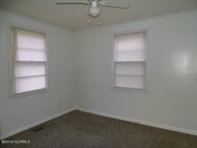 Building Photo - 406 Nelson Dr