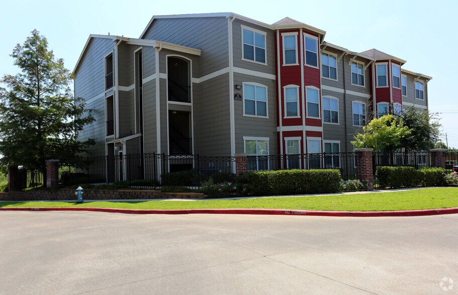 Crossings at Hillcroft 13960 Hillcroft St Houston TX 77085