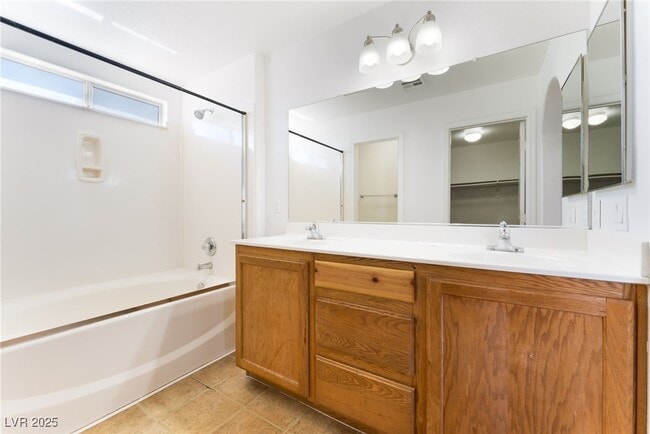 Building Photo - 32 Rosa Rosales Ct