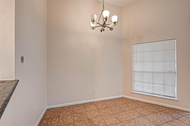 Building Photo - 17435 Glenmorris Dr