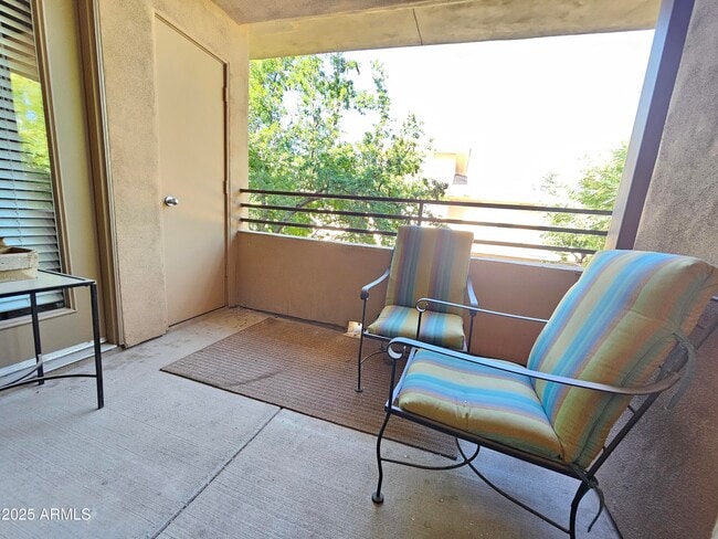 Building Photo - 20100 N 78th Pl