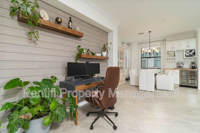 Building Photo - 12035 Hawthorn Lake Dr