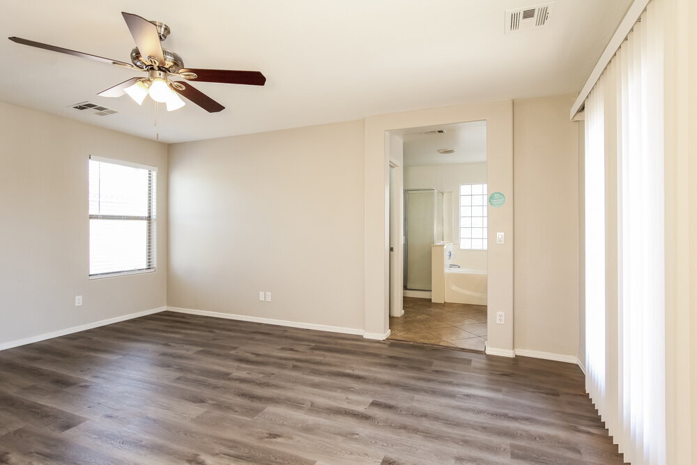 Building Photo - 9316 W Cordes Rd