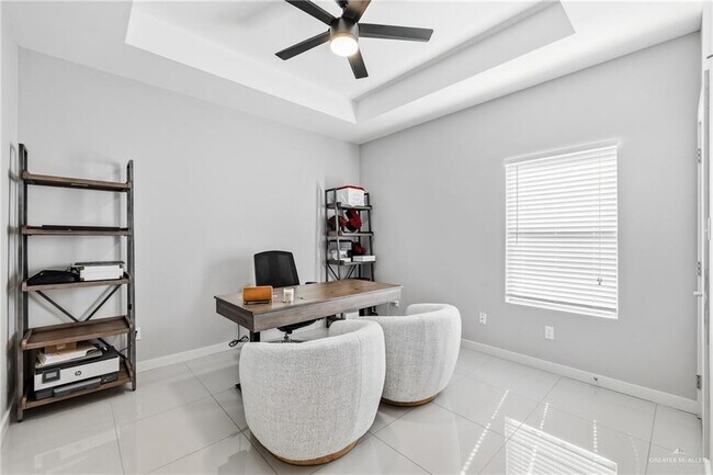 Building Photo - 921 Casa Blanca Dr