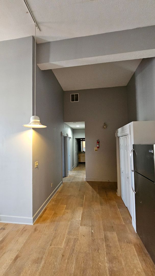 Building Photo - 204 N Walnut St