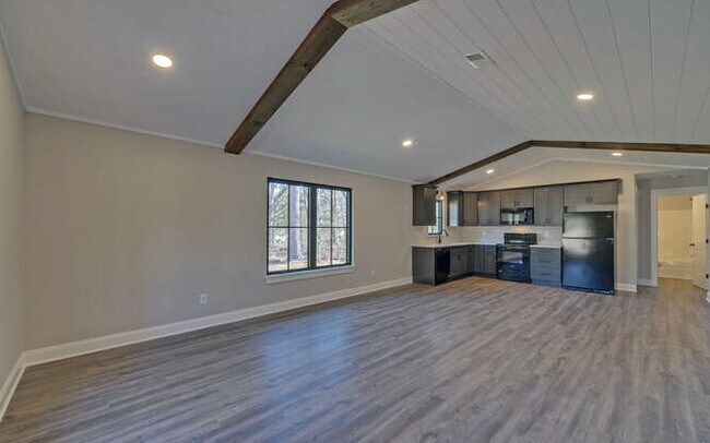 Building Photo - 43 Privet Dr