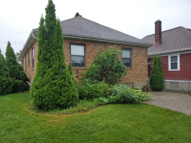 Building Photo - 2240 Glenside Ave