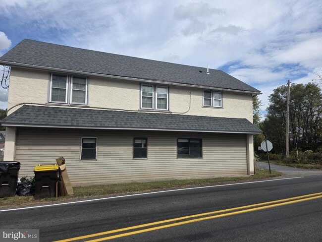 Building Photo - 203 E Cedarville Rd
