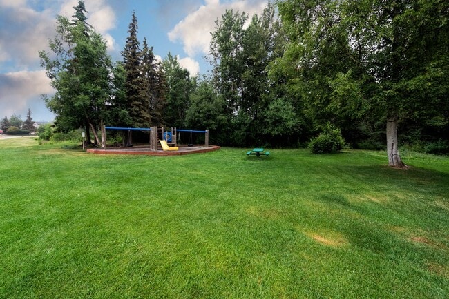 Building Photo - 12105 Woodchase Cir