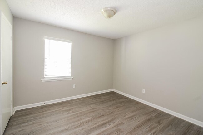 Building Photo - 4359 Crescent Park Dr