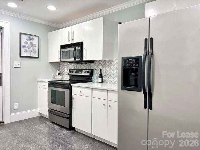 Building Photo - 4638 Murrayhill Rd