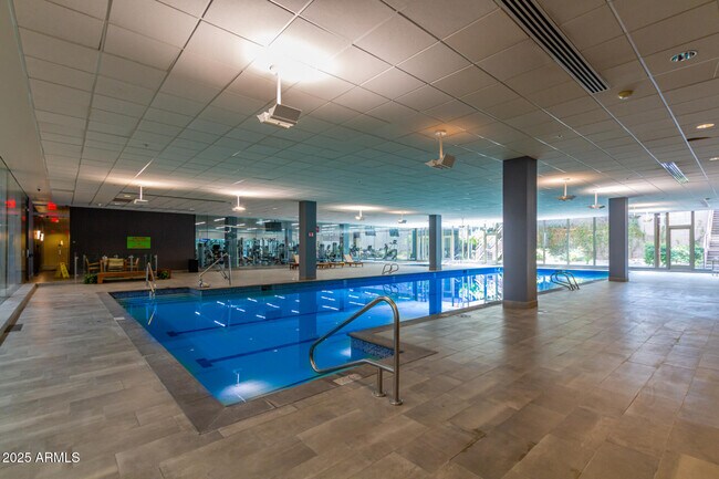 Building Photo - 7131 E Rancho Vista Dr