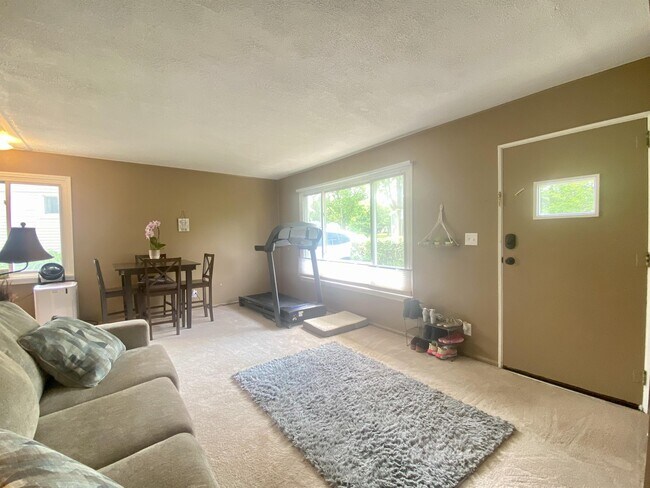 Building Photo - 1117 Kay Pkwy