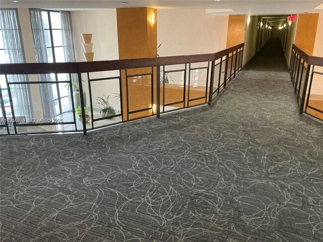 Building Photo - 400 Leslie Dr