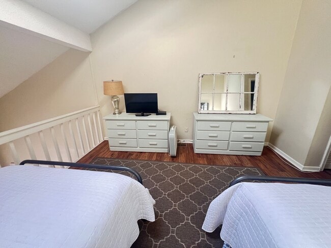 Building Photo - Walk to the Beach! Two-bedroom condo in Myrtle Beach. Adjacent to Beach Access!