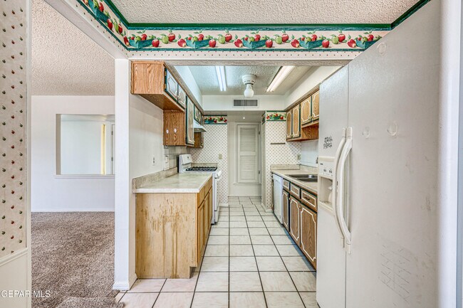 Building Photo - 3008 Gaston Dr