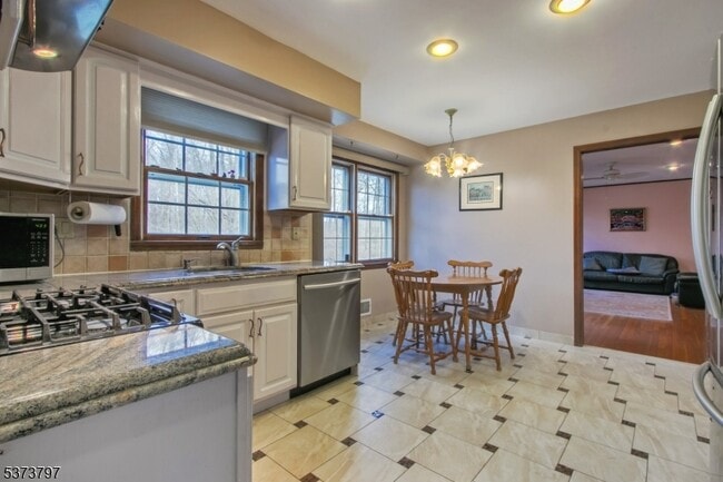 Building Photo - 619 Osio Ln