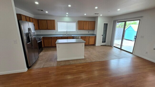 Building Photo - 15537 W Gelding Dr