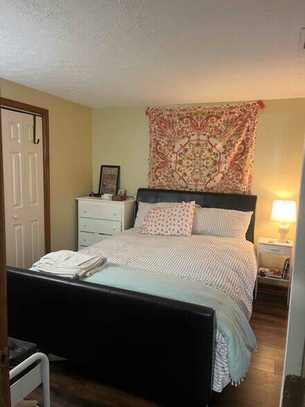 Building Photo - 1408 Broadway St