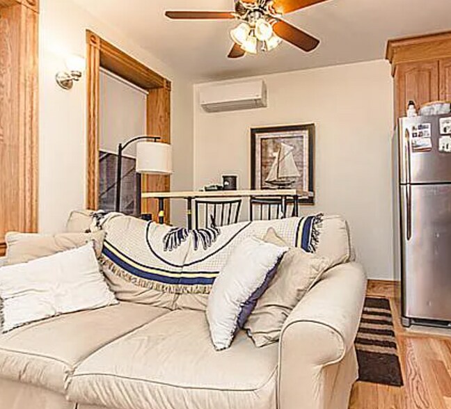 Building Photo - 137 Charles St