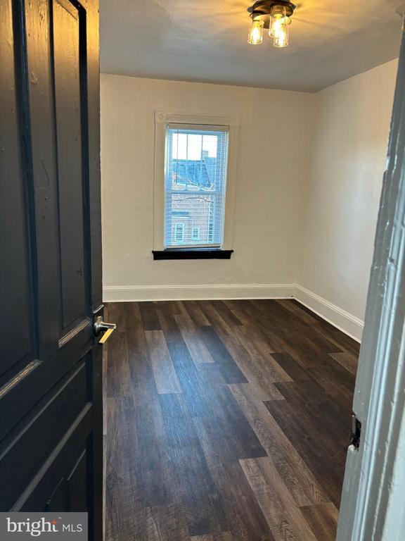 Building Photo - 747 S Lime St