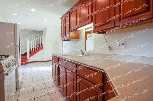 Building Photo - 3232 N Michigan Ave