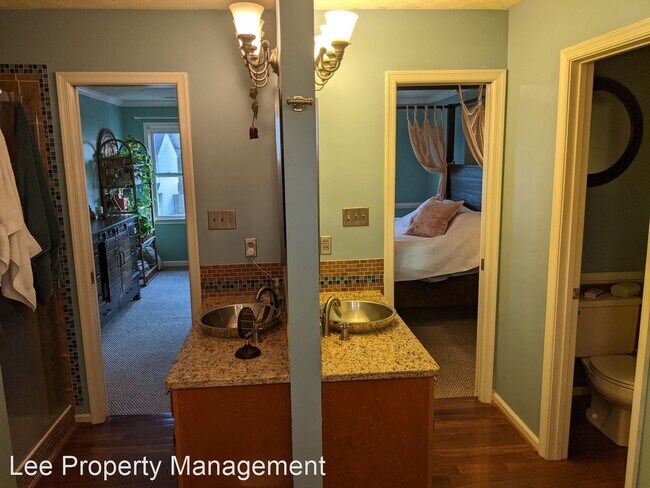 Building Photo - 4 br, 2.5 bath House - 124 Dunn Circle