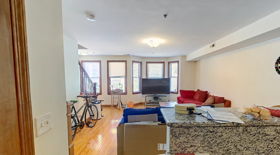 Building Photo - 112 Allston St