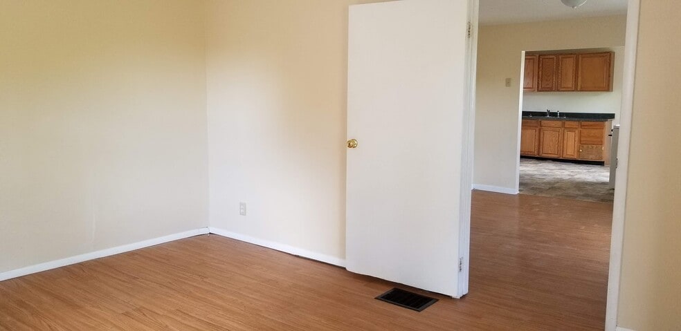 Bedroom 1 to Living Room - 323 W 4th St