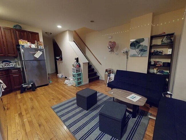 Building Photo - 623 S 42nd St