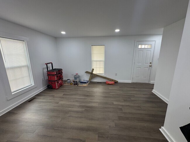 Building Photo - 227 Lewis St