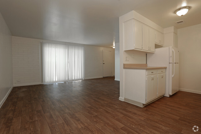 Interior Photo - Lakewood Townhomes