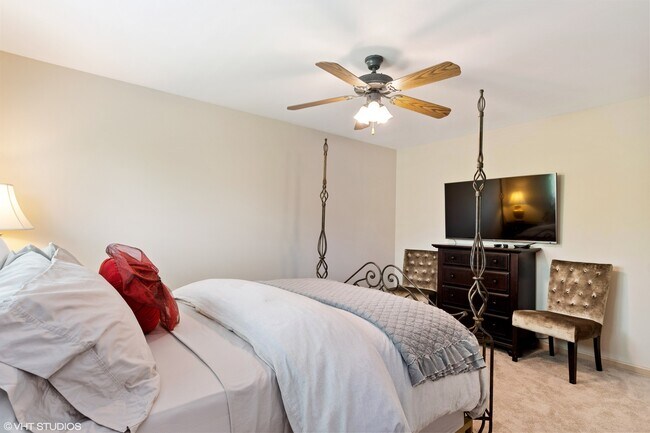 Building Photo - 1085 Red Clover Dr