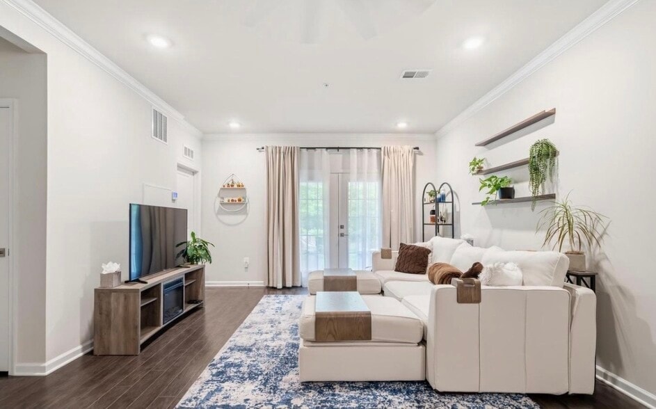 Building Photo - 23255 Milltown Knoll Sq