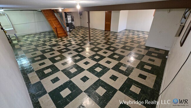 Building Photo - Charming Mid-Century 2BR Home with Sunroom, Fireplace & Fenced Yard