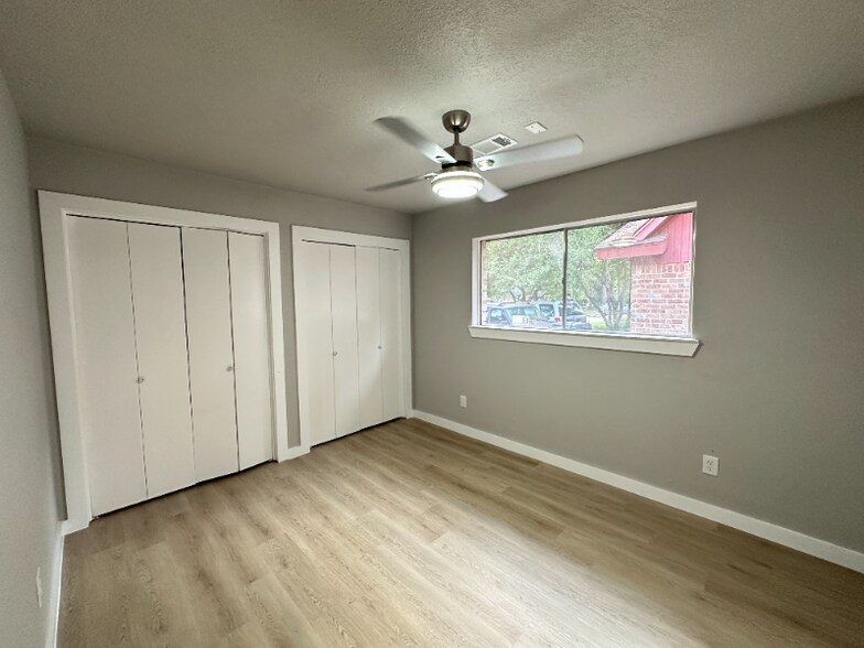 Building Photo - 5926 Par 4 Dr