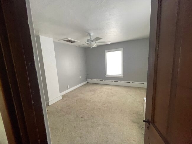 Building Photo - 702 W Joliet St