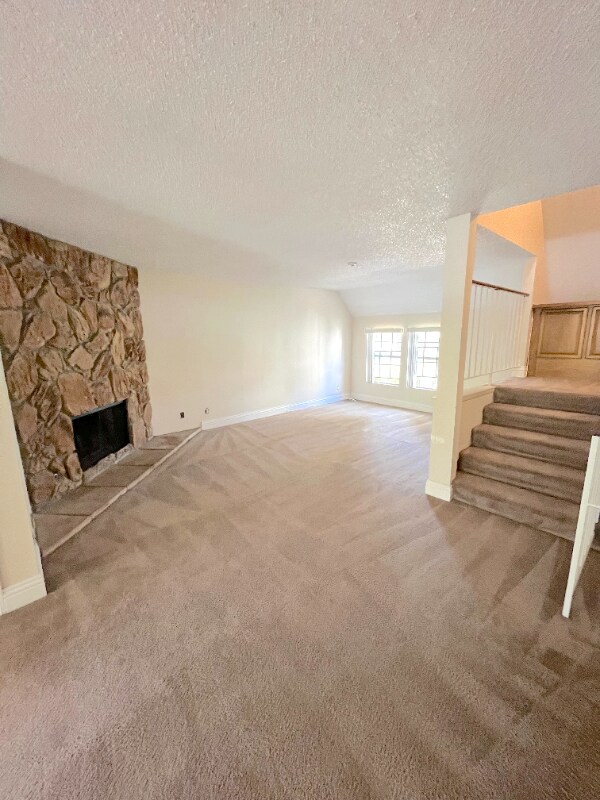Building Photo - 111 E Rosewood Ct