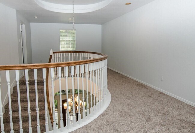 Building Photo - 143 N Shawnee Ridge Cir