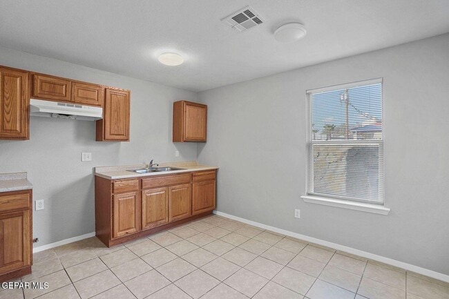 Building Photo - 6325 Geiger Ave