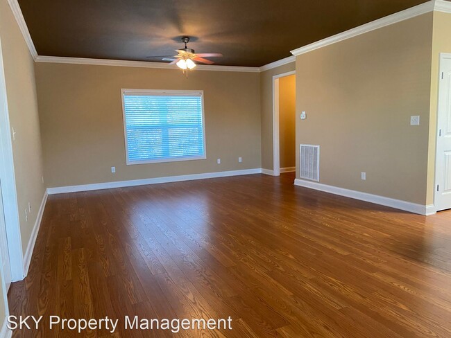 Building Photo - 1 br, 1 bath Apartment - Village at Tradit...