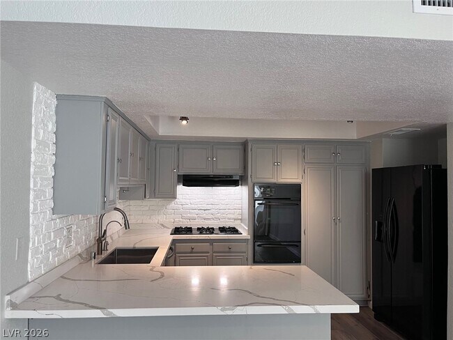 Building Photo - 3369 Medina Ct