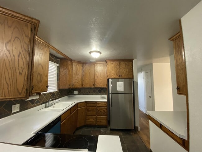 Building Photo - 189 Tennyson Ave