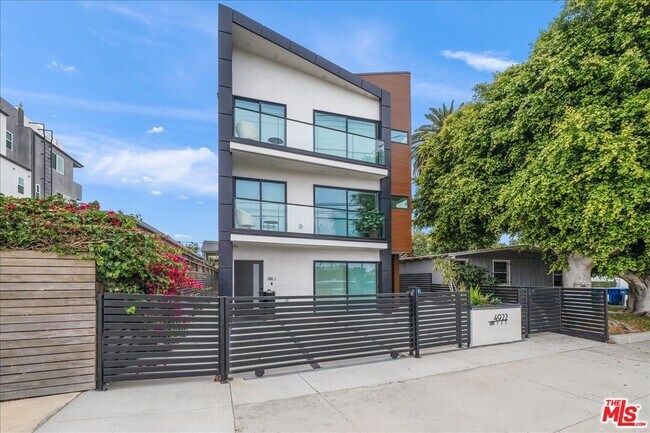 Building Photo - 4922 S Centinela Ave