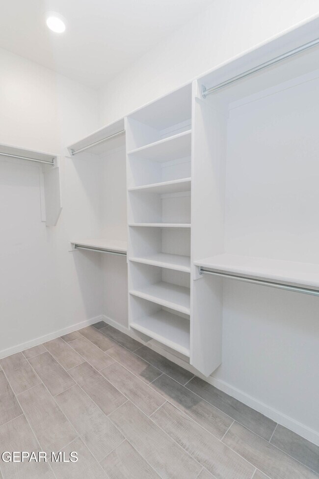 Building Photo - 12832 Haxby St