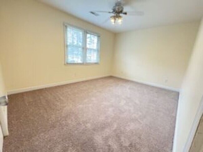 Building Photo - 602 Fairington Dr