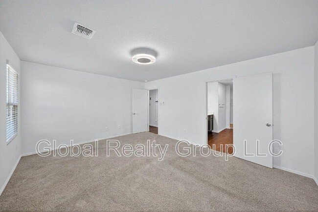 Building Photo - 7139 Quarter Moon